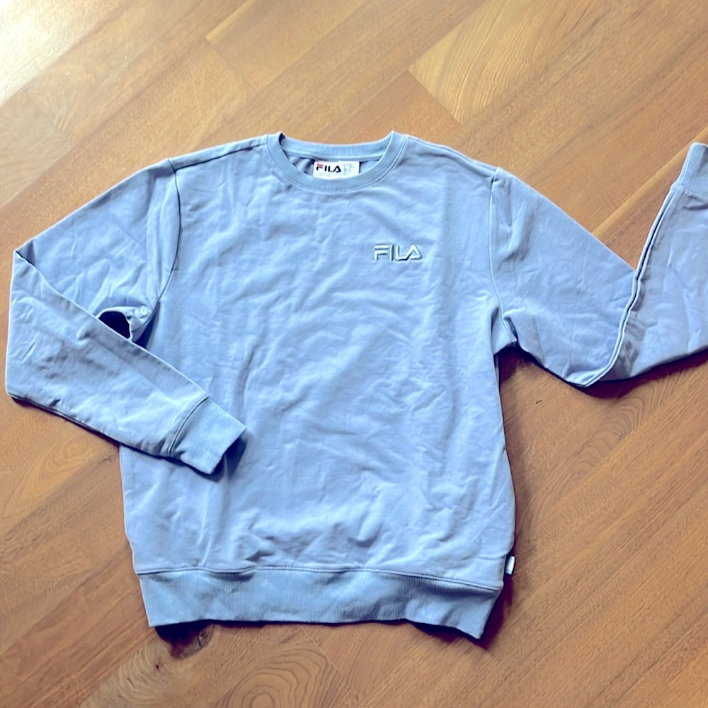 NWOT Perrywinkle blue FILA crew neck sweatshirt size small. 🪻🩵 HAS POCKETS!😍